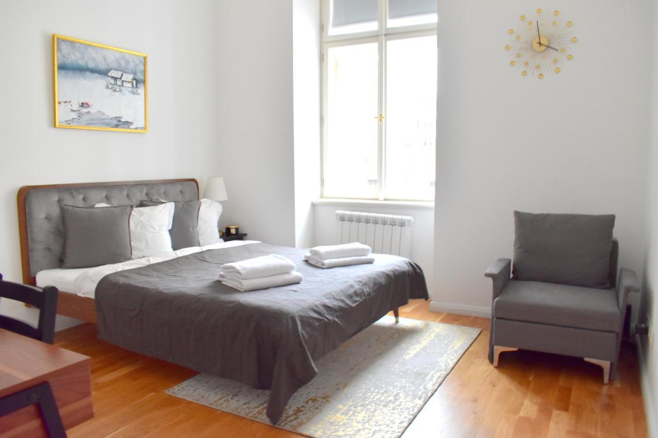 Lovely Apartment In Center פראג מראה חיצוני תמונה