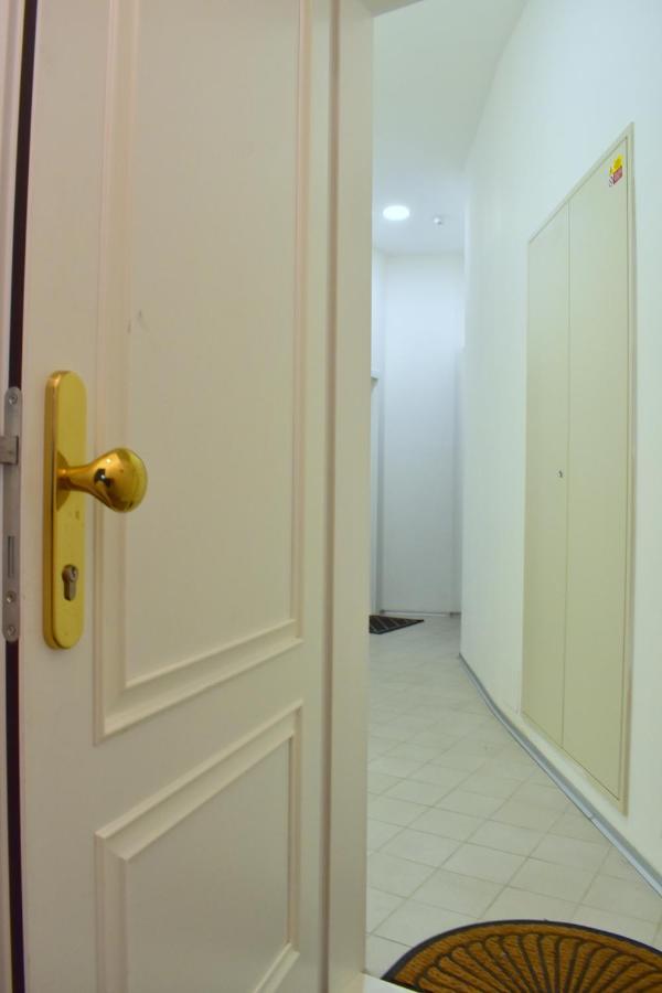 Lovely Apartment In Center פראג מראה חיצוני תמונה